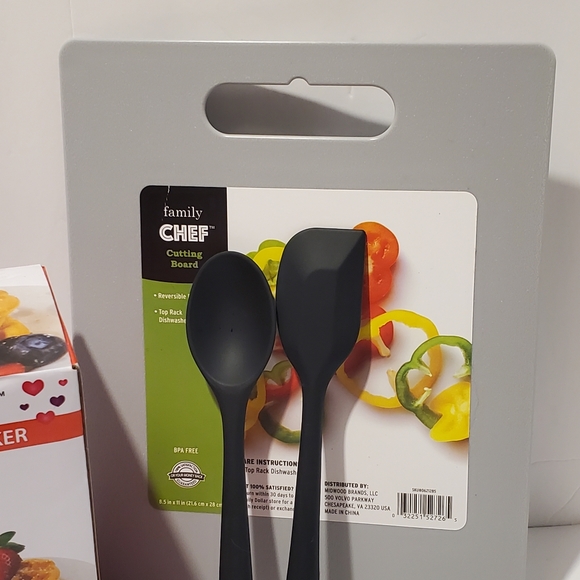 Dorm Kitchen Starter Bundle Heart Waffle Maker Silicone Utensils & Cutting Board - Picture 3 of 8